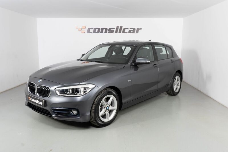 Cinza Usado 2018 BMW 116 Sport Line Citadino | € 16.980 (Bom preço) - Imagem 1/4