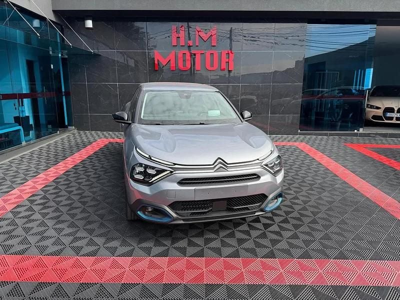 Cinzento Usado 2022 Citroën e-C4 Feel SUV | € 20.900 (Preço justo) - Imagem 1/4