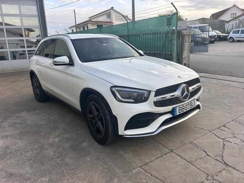 Branco Usado 2020 Mercedes GLC350 Citadino | € 44.000 - Imagem 1/4