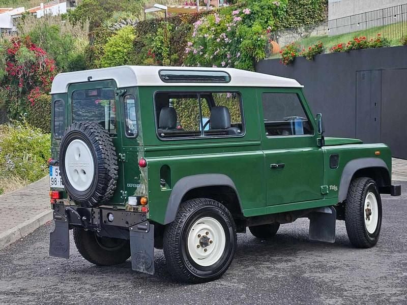 Usado Land Rover Defender 122 HP (89 kW) 2000 Verde Citadino