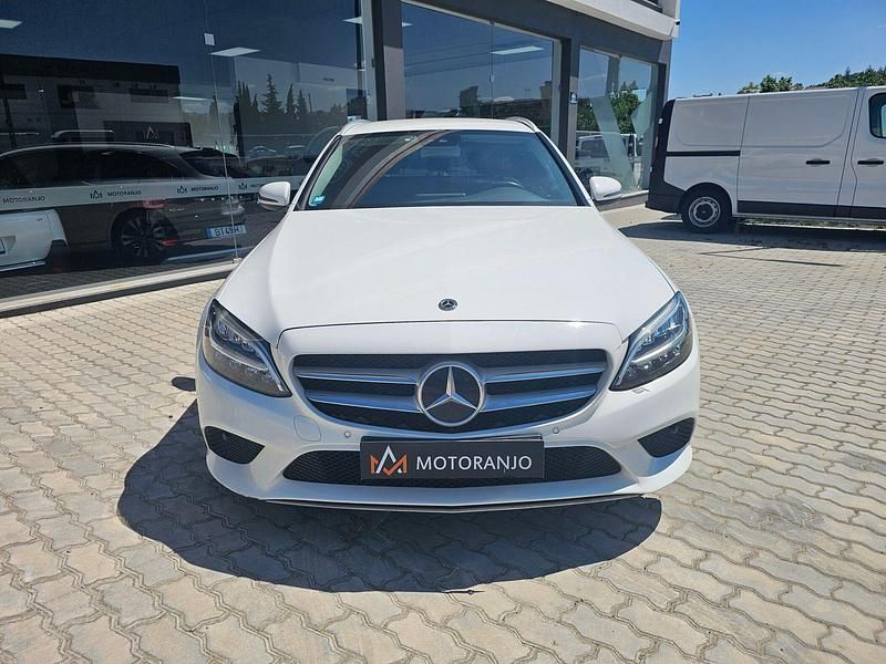 Usado Mercedes C220 Avantgarde 194 HP (142 kW) 2018 Branco Carrinha