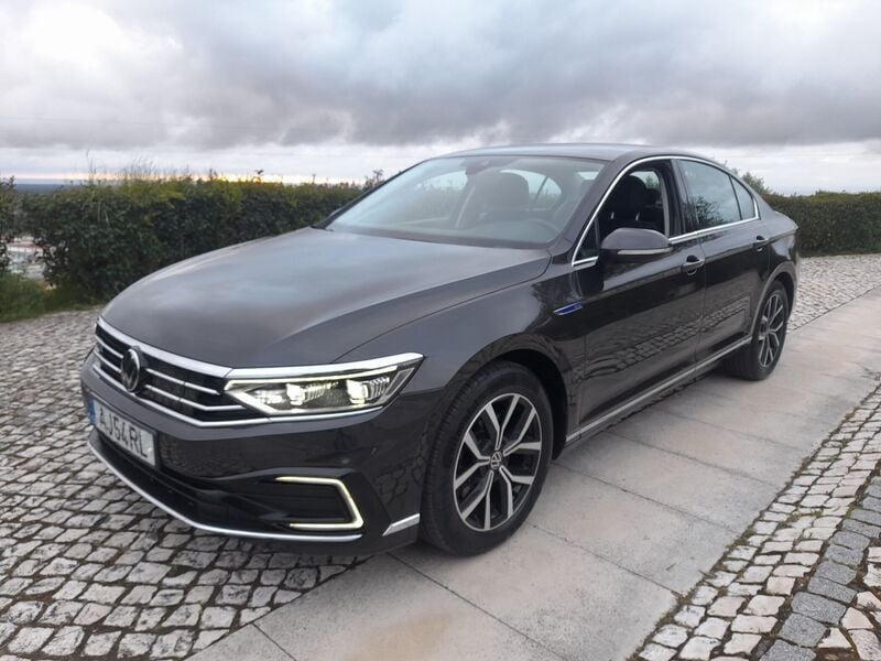 Antracite Usado 2021 VW Passat GTE Sedan | € 23.980 (Preço justo) - Imagem 1/4