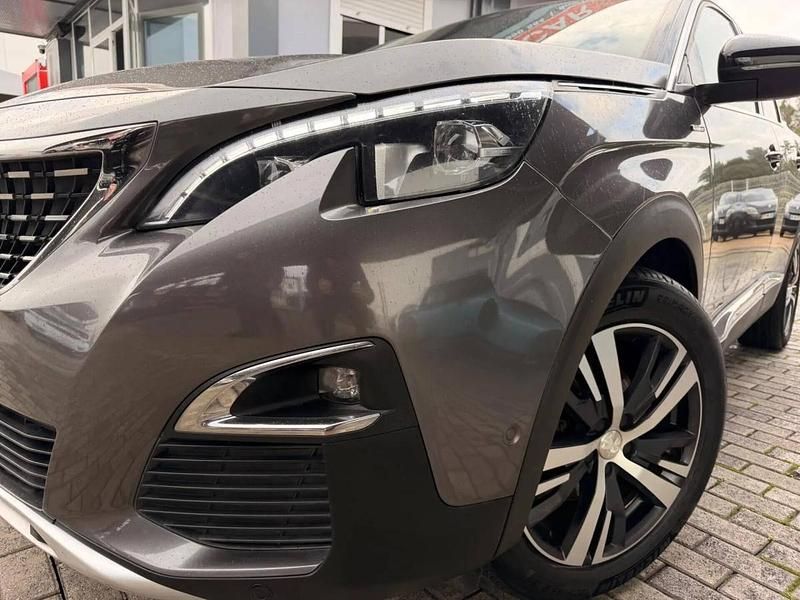 Usado Peugeot 3008 120 HP (88 kW) 2016 Cinzento