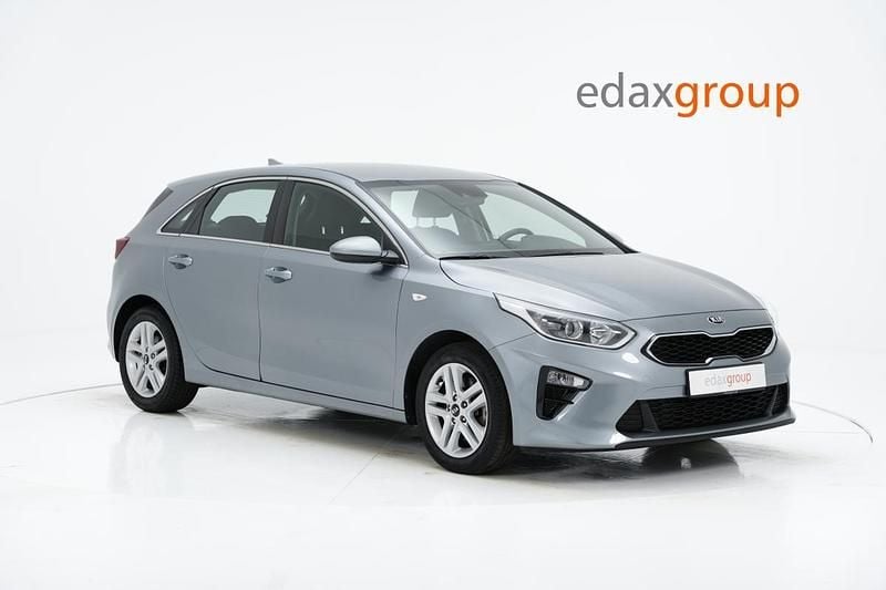 Cinza Usado 2021 Kia Ceed Urban Citadino | € 10.990 (Preço justo) - Imagem 1/4