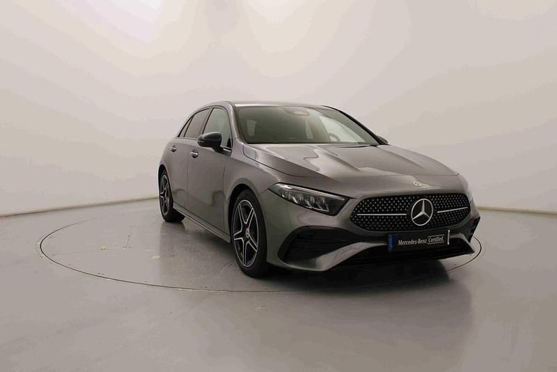 Prateado Usado 2025 Mercedes A200 Citadino | € 41.490 (Preço elevado) - Imagem 1/4