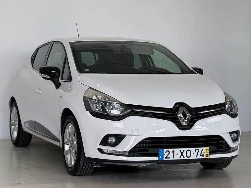 Branco Usado 2019 Renault Clio IV LIMITED Citadino | € 11.950 (Preço justo) - Imagem 1/4