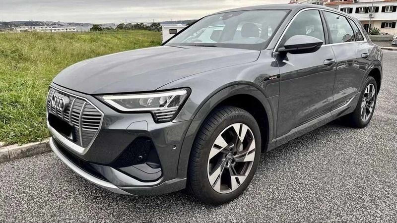 Cinzento Usado 2020 Audi e-tron Premium SUV | € 39.000 - Imagem 1/4