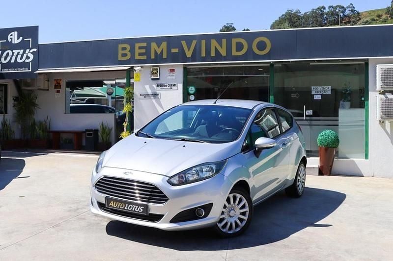 Cinzento Usado 2014 Ford Fiesta Citadino | € 7.970 (Bom preço) - Imagem 1/4