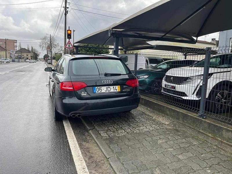 Usado Audi A4 136 HP (100 kW) 2010 Cinzento Carrinha