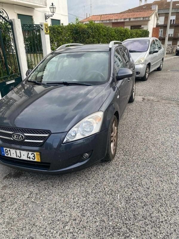 Cinzento Usado 2009 Kia Ceed Carrinha | € 3.000 (Bom preço) - Imagem 1/4