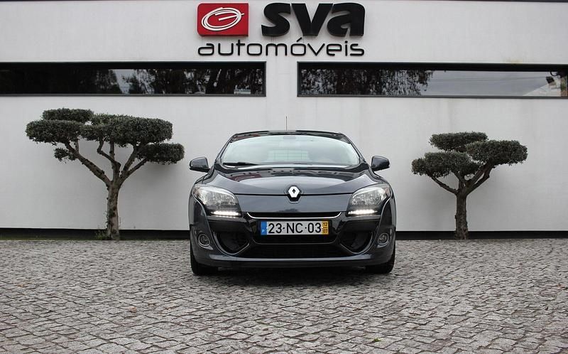 Usado Renault Mégane III Dynamique 110 HP (80 kW) 2012 Cinza Citadino