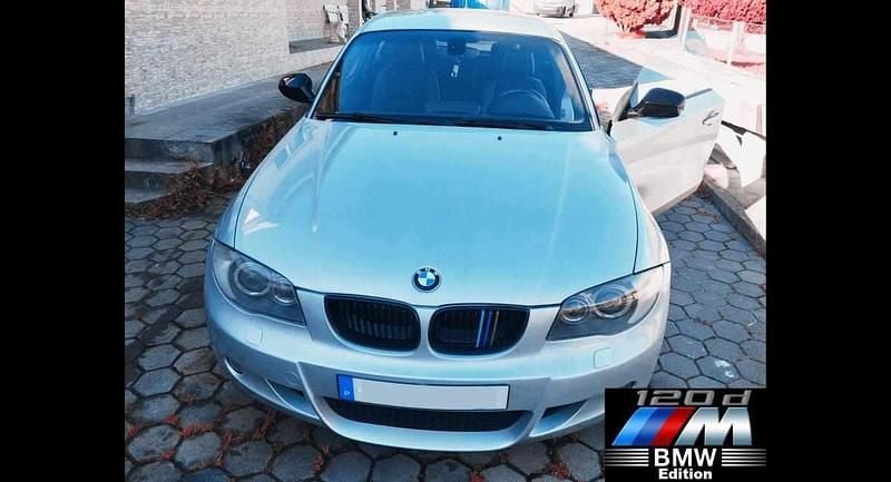 Cinzento Usado 2011 BMW 120 Citadino | € 13.500 (Preço justo) - Imagem 1/4