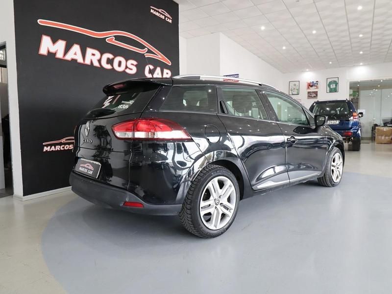 Usado Renault Clio IV 90 HP (66 kW) 2017 Preto Carrinha