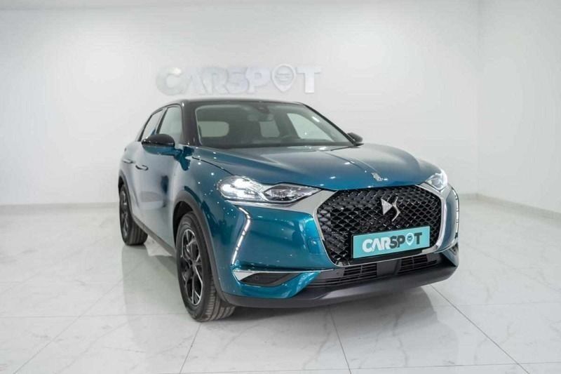 Azul Usado 2021 DS Automobiles DS3 Crossback Rivoli SUV | € 23.980 (Preço justo) - Imagem 1/4