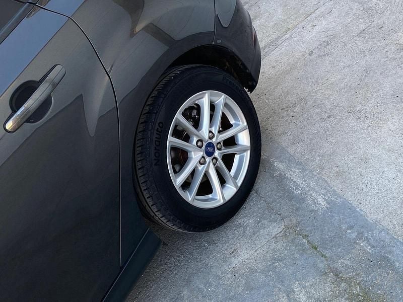 Usado Ford Focus Titanium 120 HP (88 kW) 2016 Preto Sedan