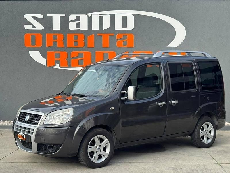 Cinzento Usado 2007 Fiat Doblò Monovolume | € 6.850 - Imagem 1/4