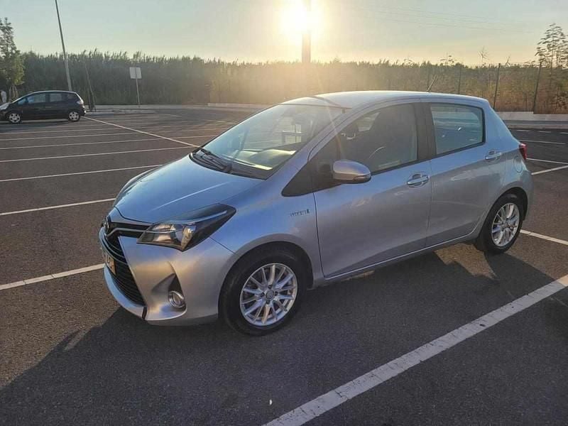 Cinzento Usado 2014 Toyota Yaris Citadino | € 12.000 (Preço justo) - Imagem 1/4