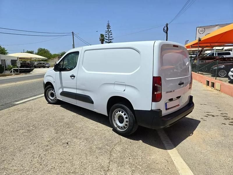 Usado Fiat Doblò S 100 HP (73 kW) 2023 Branco Monovolume