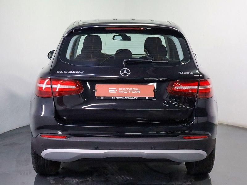 Usado Mercedes GLC250 204 HP (150 kW) 2018 Preto SUV