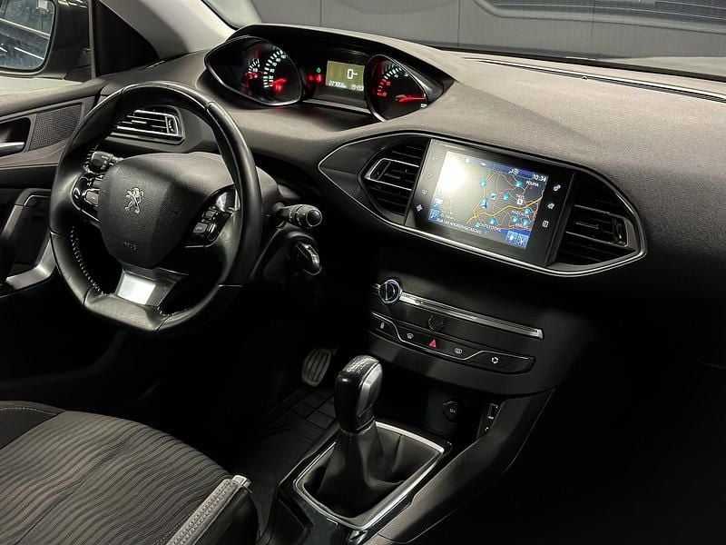 Usado Peugeot 308 Active 92 HP (67 kW) 2015 Preto Carrinha