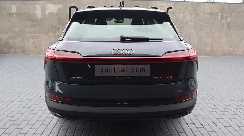 Usado Audi e-tron 300 kW (408 HP) 2022 Cinzento SUV