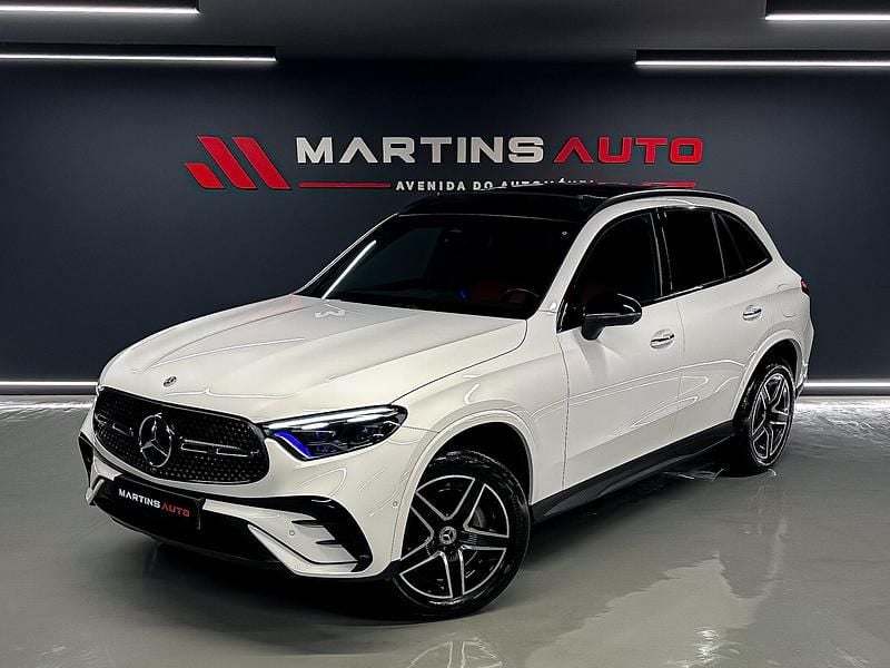 Branco Usado 2023 Mercedes GLC300 AMG SUV | € 66.990 - Imagem 1/4