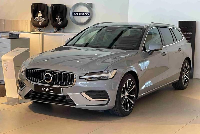 Cinzento Novo 2025 Volvo V60 Core Carrinha | € 45.900 - Imagem 1/4