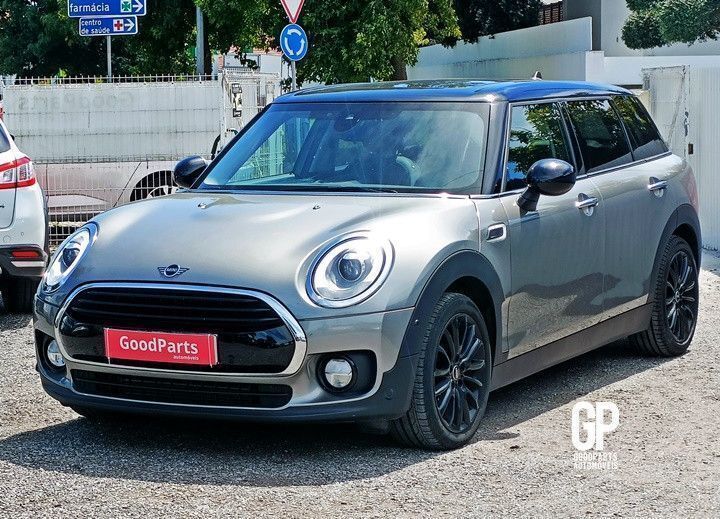 Cinzento Usado 2018 Mini Clubman Carrinha | € 20.900 (Preço justo) - Imagem 1/4