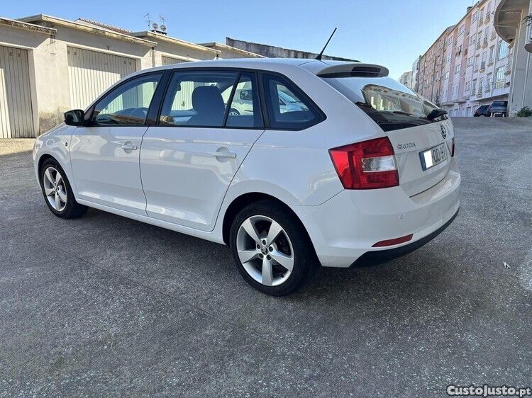 Branco Usado 2014 Skoda Rapid | € 5.850 - Imagem 1/1