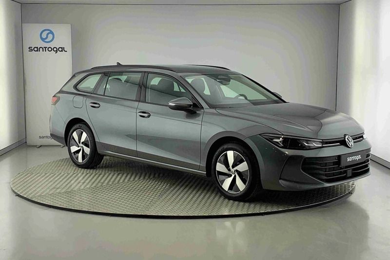 Cinzento Usado 2025 VW Passat Carrinha | € 42.990 - Imagem 1/4