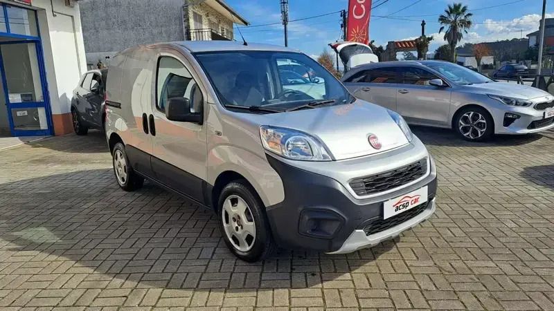 Cinza prata Usado 2019 Fiat Fiorino Monovolume | € 8.900 (Caro) - Imagem 1/4