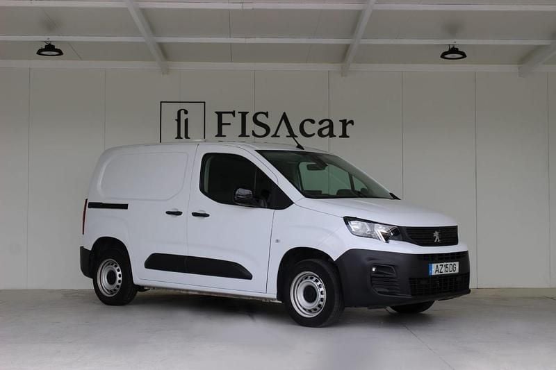 Branco Usado 2023 Peugeot Partner Van | € 17.900 (Preço justo) - Imagem 1/4