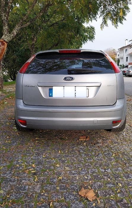 Usado Ford Focus 109 HP (80 kW) 2005 Sedan