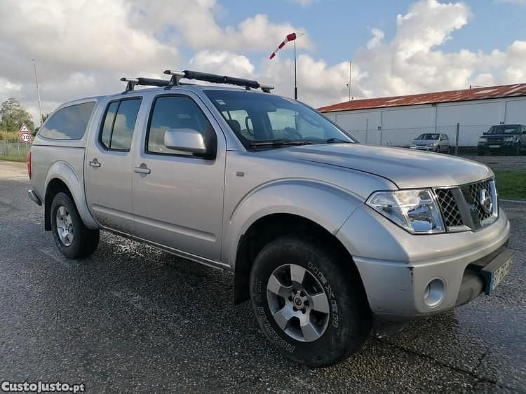 Cinza Usado 2006 Nissan Navara Pickup | € 17.450 (Preço justo) - Imagem 1/1