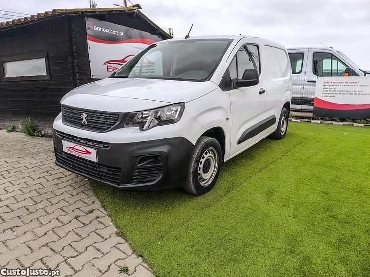Branco Usado 2019 Peugeot Partner Monovolume | € 11.900 (Preço justo) - Imagem 1/1