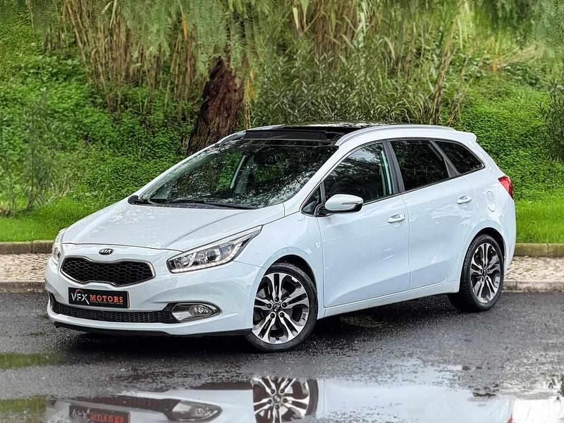 Usado Kia Ceed 128 HP (94 kW) 2014 Branco Citadino