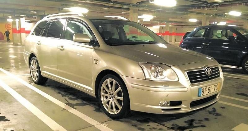 Usado 2003 Toyota Avensis Sedan | € 2.300 (Preço justo) - Imagem 1/4