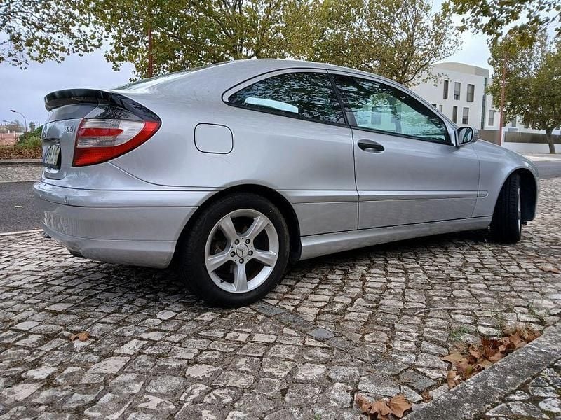 Usado 2007 Mercedes C220 Coupé | € 6.900 (Preço justo) - Imagem 1/4