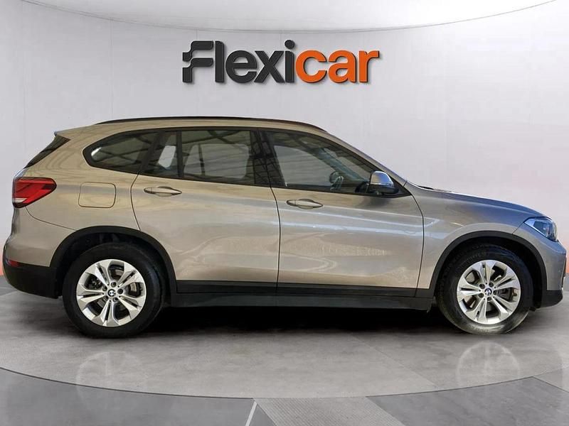 Castanho Usado 2020 BMW X1 SUV | € 22.990 - Imagem 1/4