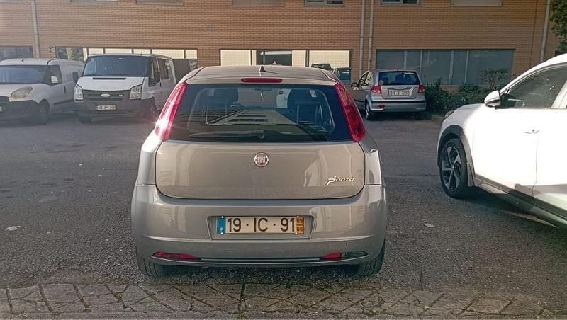 Usado Fiat Grande Punto Active 75 HP (55 kW) 2009 Citadino