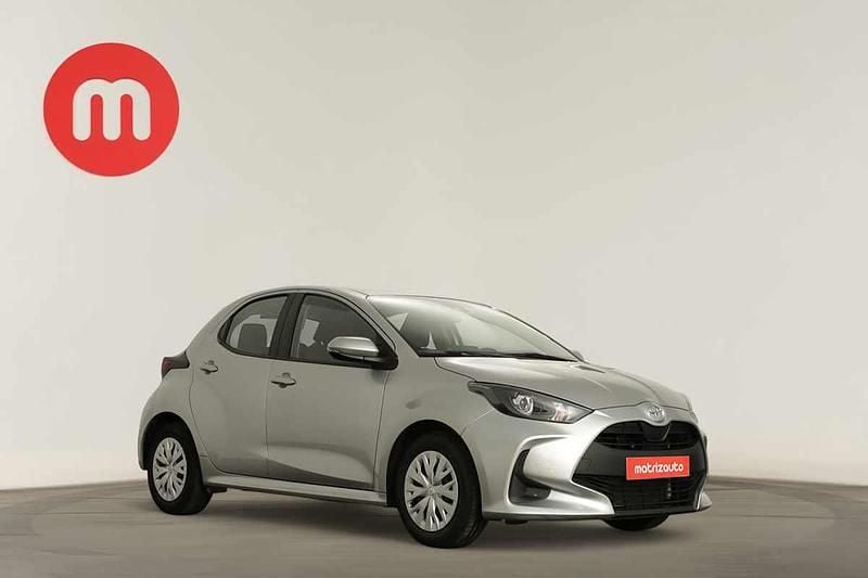 Cinzento Usado 2024 Toyota Yaris | € 18.699 (Preço justo) - Imagem 1/4