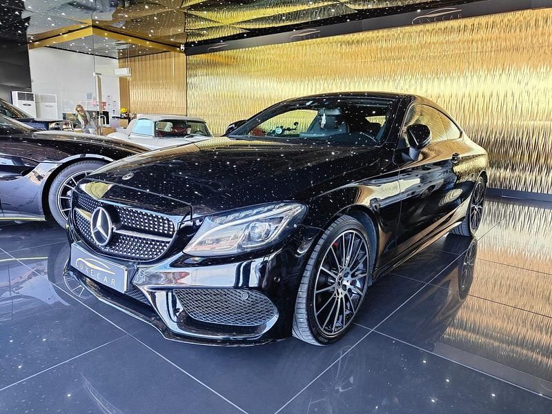Preto Usado 2018 Mercedes C220 AMG line Coupé | € 27.500 - Imagem 1/4