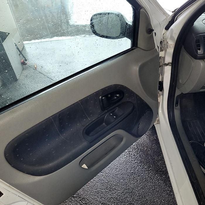 Usado 2002 Renault Clio II Sedan | € 1.500 - Imagem 1/4