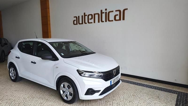 Branco Usado 2022 Dacia Sandero Essentiel | € 12.900 (Preço justo) - Imagem 1/4