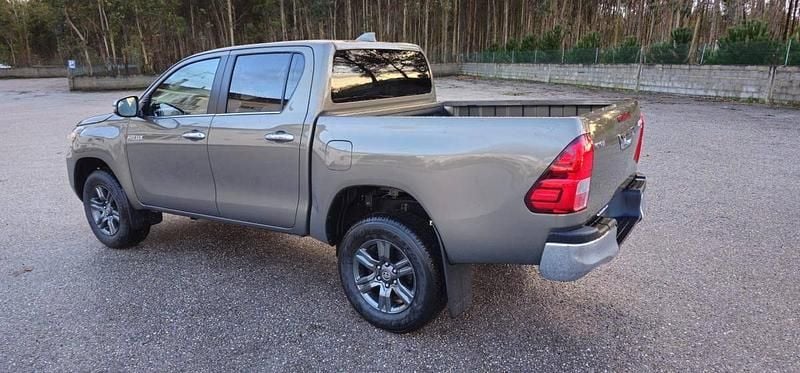 Usado Toyota HiLux 150 HP (110 kW) 2025 Outra Pickup