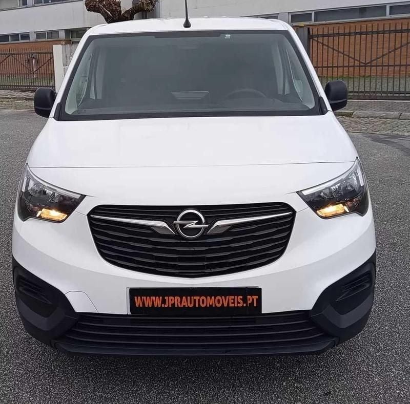 Usado Opel Combo Edition+ 102 HP (75 kW) 2022 Branco Monovolume