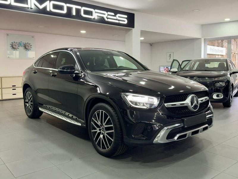 Usado Mercedes GLC300 245 HP (180 kW) 2021 Preto SUV
