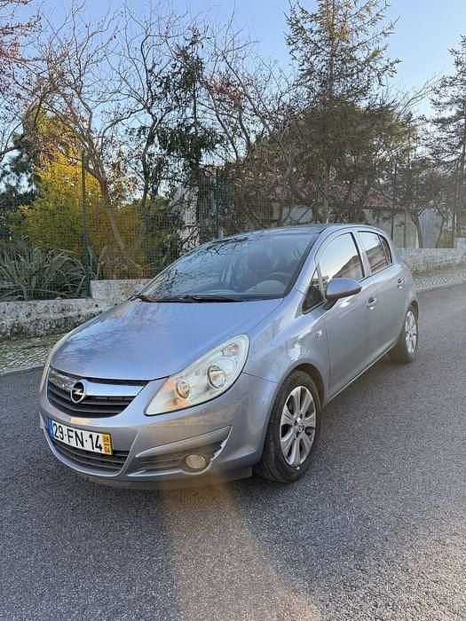 Usado 2008 Opel Corsa Sedan | € 3.800 (Preço justo) - Imagem 1/4