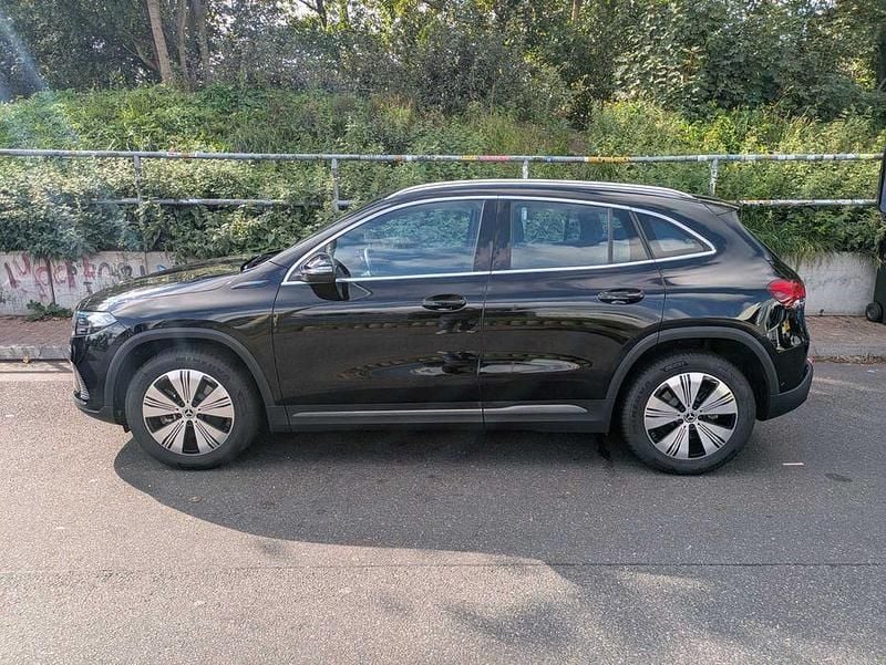 Usado Mercedes EQA250 139 kW (190 HP) 2022 Preto SUV