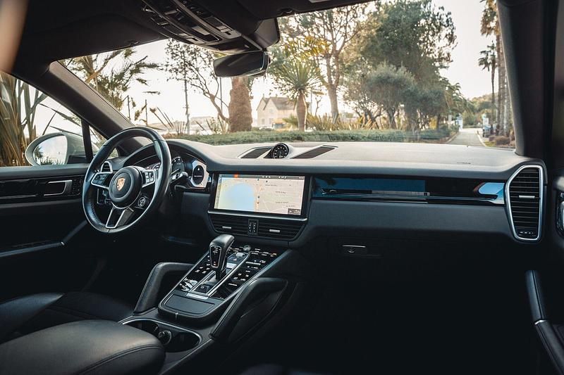 Usado Porsche Cayenne Platinum Edition 462 HP (339 kW) 2020 Bege SUV